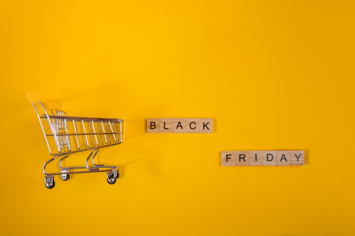 Banner A importância de antecipar a produção de cosméticos para a Black Friday