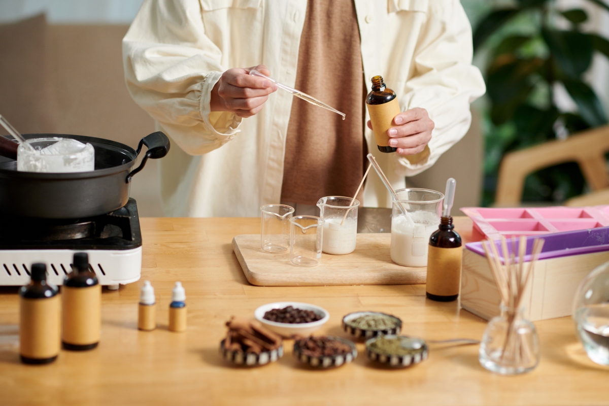 Banner Diferença entre óleos essenciais e vegetais: como isso implica na produção de cosméticos?