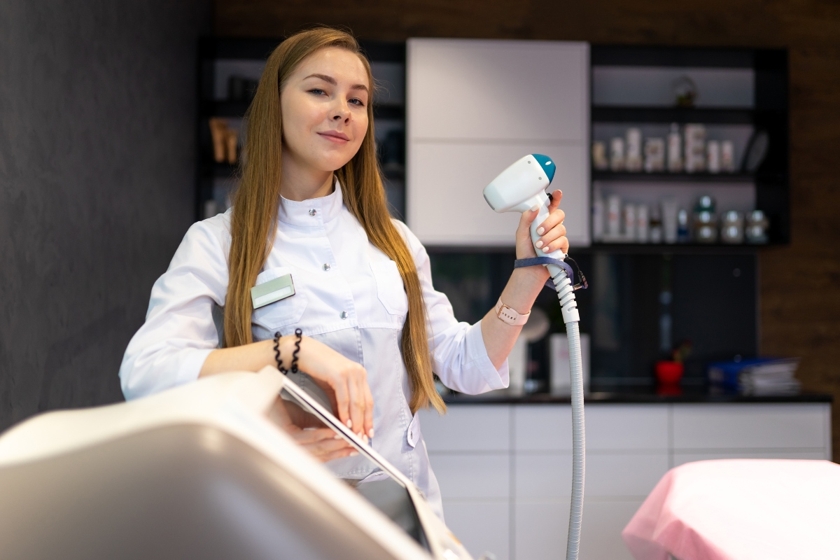 Banner Mercado de trabalho e cosmetologia: vale a pena entrar na área?